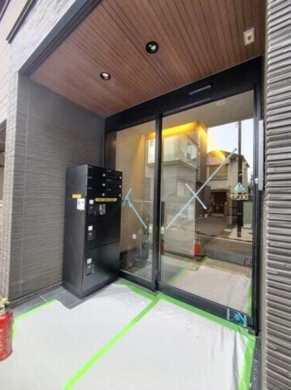 ForestMaisonKOMAGOMENORTHのエントランス