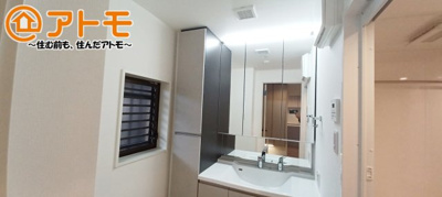 【独立洗面台】 | ルプランドル三島　中古マンション | ※全く同じ間取りのお部屋ですが、少し建具・フローリングの色合いが違います