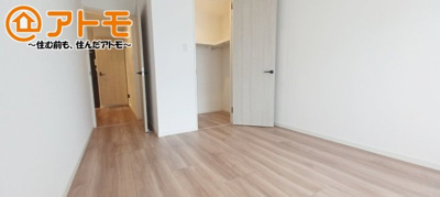 【寝室】 | ルプランドル三島　中古マンション | ※全く同じ間取りのお部屋ですが、少し建具・フローリングの色合いが違います