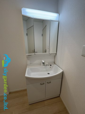 逗子市沼間第7　新築戸建　全２棟2号棟の独立洗面台|独立洗面台、朝の身支度には欠かせません