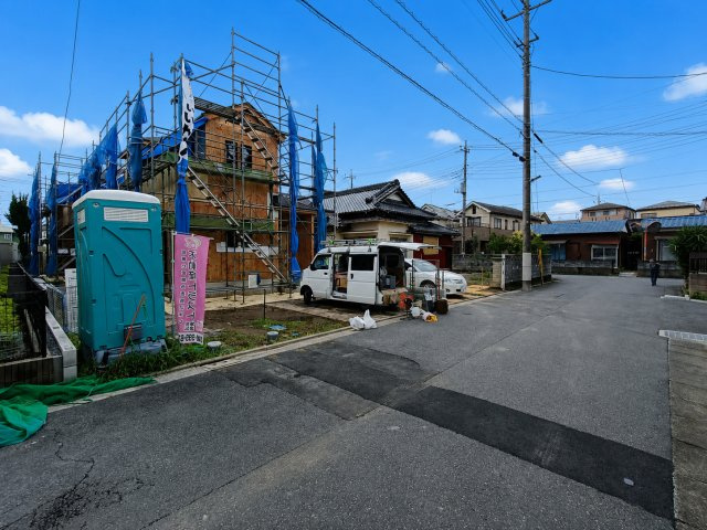 八潮市　鶴ケ曽根　新築戸建　全3棟の前面道路含む現地写真|前面道路含む現地写真です