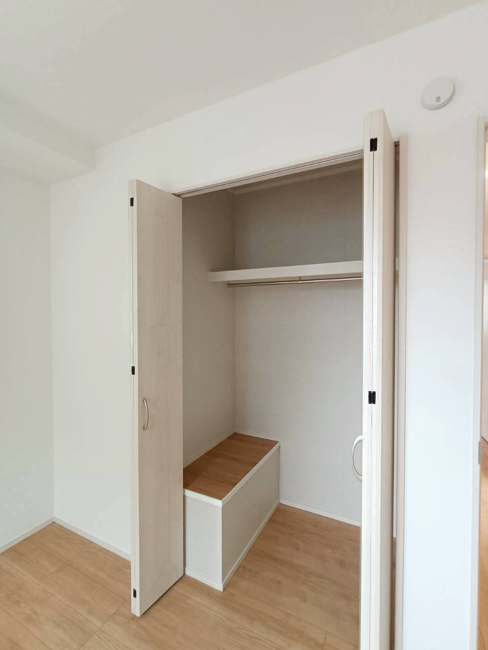 八潮市　鶴ケ曽根　新築戸建　全3棟の収納|施工例です