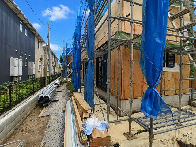 八潮市　鶴ケ曽根　新築戸建　全3棟の前面道路含む現地写真|前面道路含む現地写真です