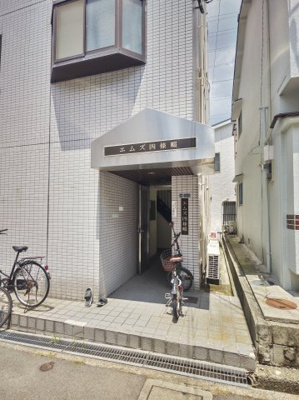 【エントランス】 | エムズ四條畷 | エントランスです