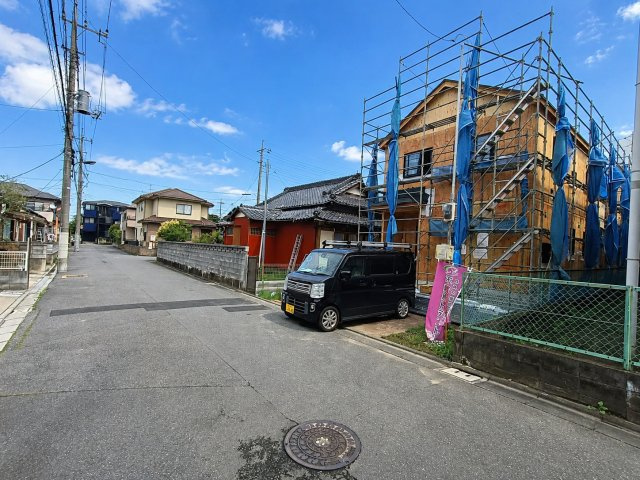 八潮市　鶴ケ曽根　新築戸建　全3棟の前面道路含む現地写真|前面道路含む現地写真です