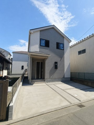八潮市　鶴ケ曽根　新築戸建　全3棟の前面道路含む現地写真|前面道路含む現地写真です