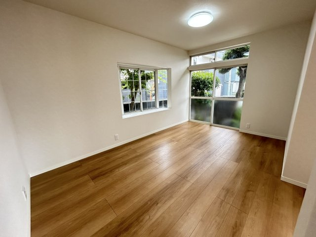 【居間・リビング】 | 五月ケ丘中古戸建 | おしゃれな居間です