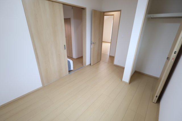 《仲介手数料無料》越谷市大字下間久里899-1新築一戸建てハートフルタウンの洋室|2階 5帖
