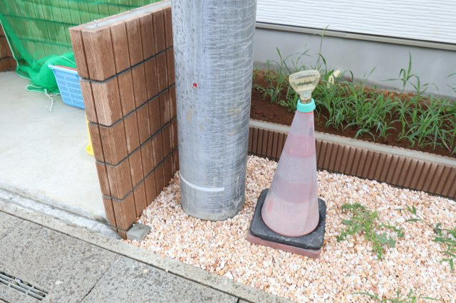 《仲介手数料無料》越谷市大字下間久里899-1新築一戸建てハートフルタウン|敷地内に電柱は入っています。
