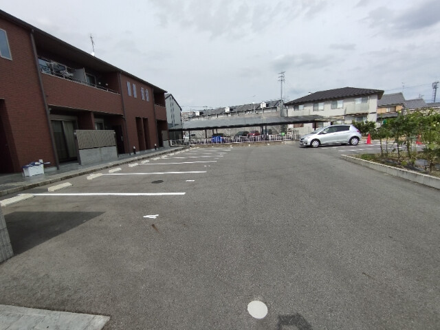 geluk(フルーク)の駐車場