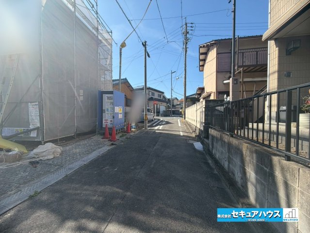 【同施工物件ご案内可能】知多市日長台　全1棟の前面道路含む現地写真|事前予約にて現地ご見学いただけます！お気軽にお問い合わせください♪
■株式会社　セキュアハウス■
住宅ローンに強く、知識、経験豊富なスタッフ在籍
お客様に寄り添い、ご成約後もサポート致します。