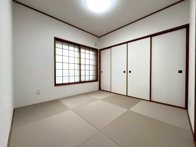 拓北7条5丁目 戸建の和室|１階 ４．５帖モダン和室