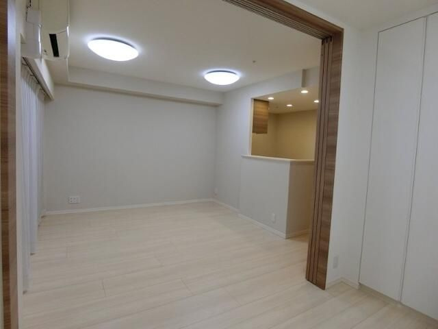 エクセレントシティ南行徳駅前の居間・リビング