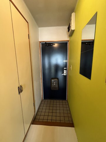 パセオの玄関|玄関には鏡がございます