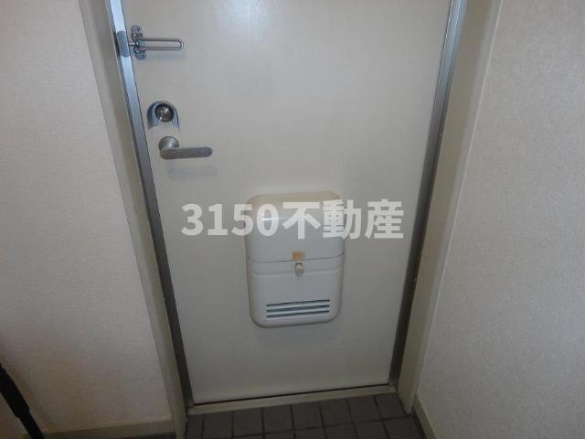 メゾンクレージュの玄関|新聞受け（イメージ）