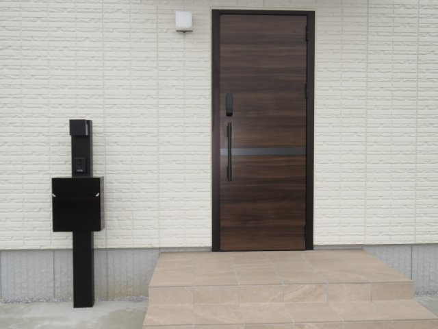ボヌール　A棟の玄関