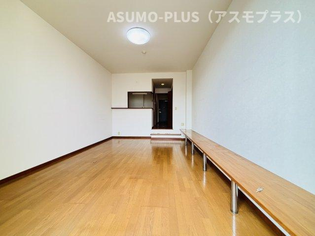 太宰府市朱雀４丁目の賃貸マンションの居間・リビング|別号数タイプ