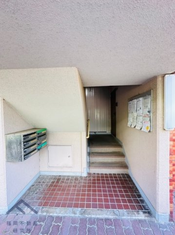 エメラルドマンション和白駅前のエントランス