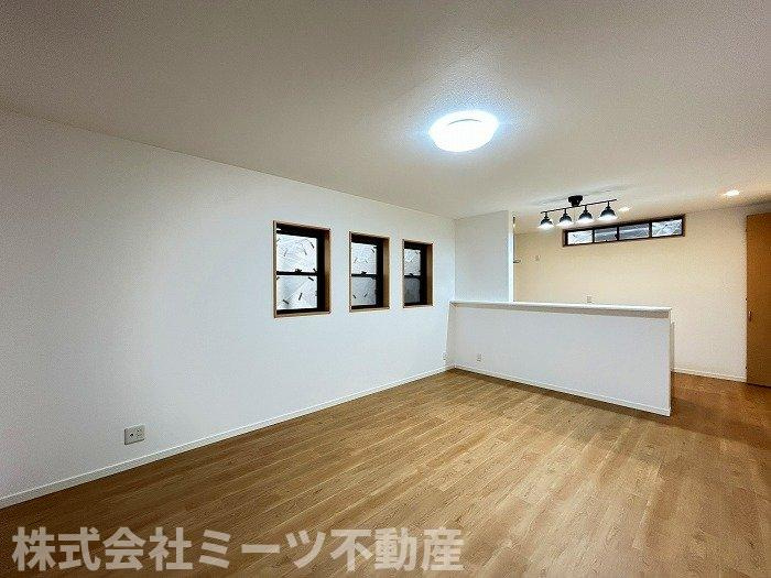 寿町１丁目　再生住宅の居間・リビング