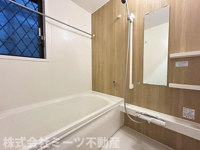 寿町１丁目　再生住宅の浴室|新調された便利な浴室乾燥機付きの広いお風呂♪