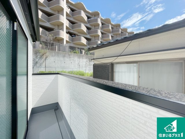 神戸市垂水区歌敷山　第1期　中古一戸建てのバルコニー|日当たりのよいバルコニー！お部屋が開放的に！