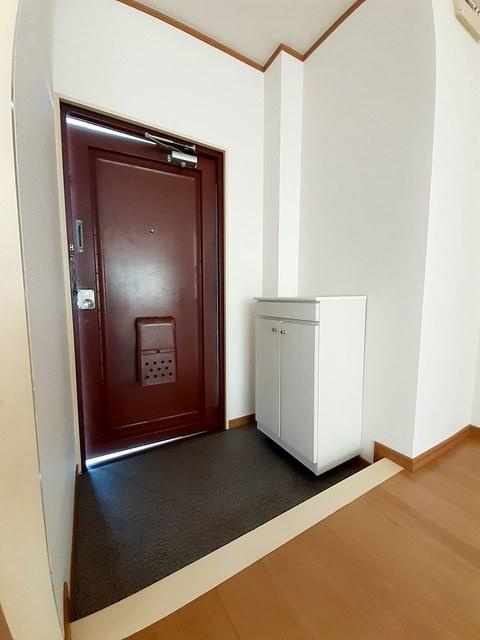 リベラ錦ヶ丘の玄関