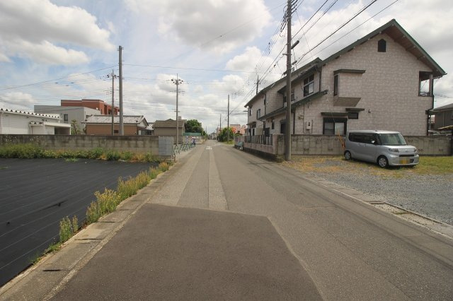 小山市城東6丁目の前面道路含む現地写真|南西側道路（2026年5月撮影）