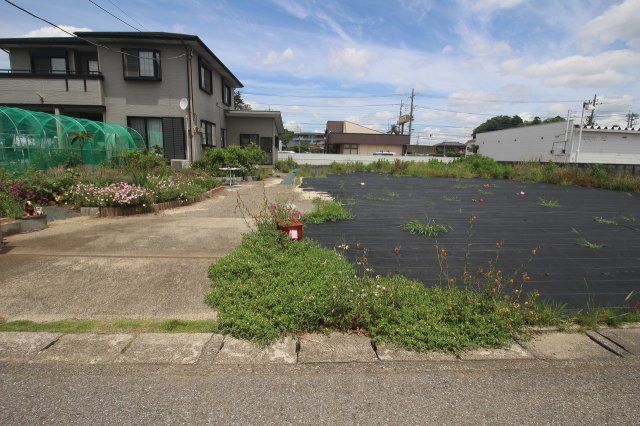 小山市城東6丁目の外観|北西側との境界部分（2026年5月撮影）