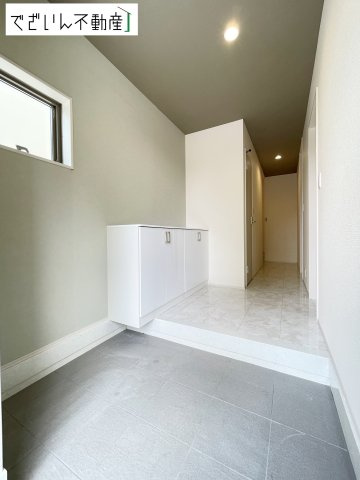 【玄関】 | Livele Garden.S久喜市吉羽第5　新築住宅 | ≪5号棟≫
現地(2026年7月撮影)