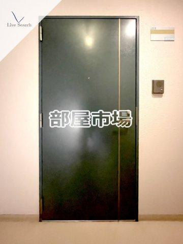 キミシゲビルの玄関