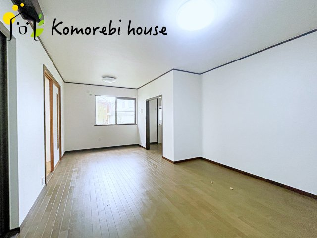 比企郡川島町　１期　中古戸建の居間・リビング|26.7.13　撮影済み