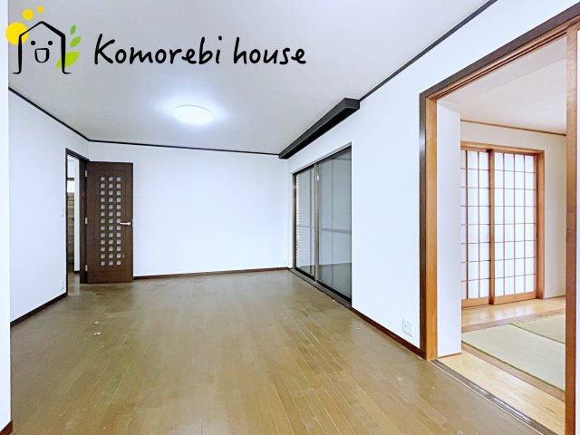 比企郡川島町　１期　中古戸建の居間・リビング|26.7.13　撮影済み