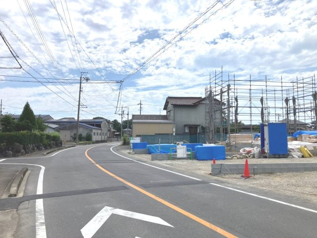 リーブルガーデン　江南市小杁町　全4区画分譲の前面道路含む現地写真|「現地（2026年6月18日）撮影」　　
■前面道路　
■ヤマダ不動産　株式会社リライフ