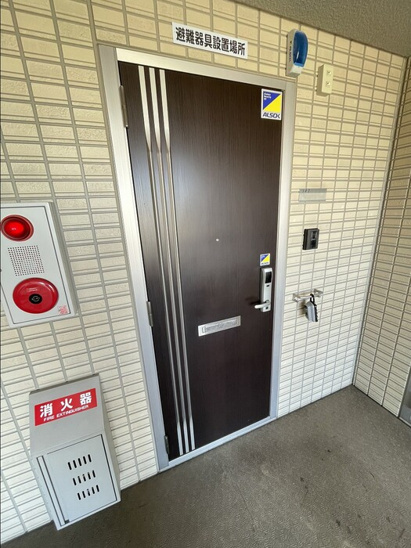 【エントランス】Ｍｅｒｖｅｉｌｌｅ　B棟 