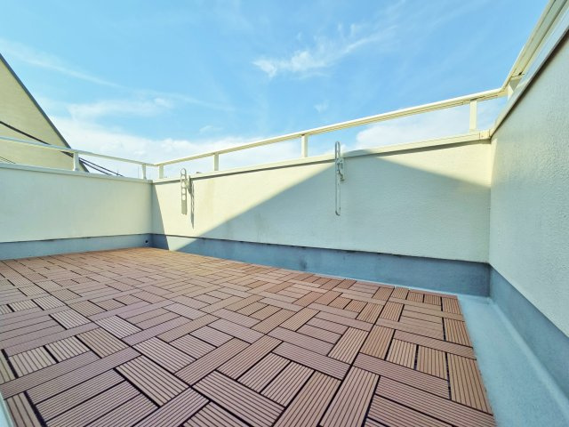 北区赤羽北1丁目のバルコニー|広々としたワイドバルコニー付
多目的にお使いいただけます
