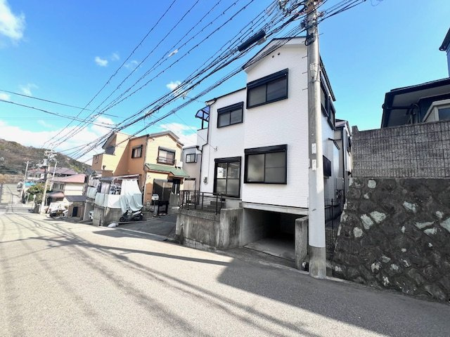 神戸市垂水区多聞台中古戸建の前面道路含む現地写真