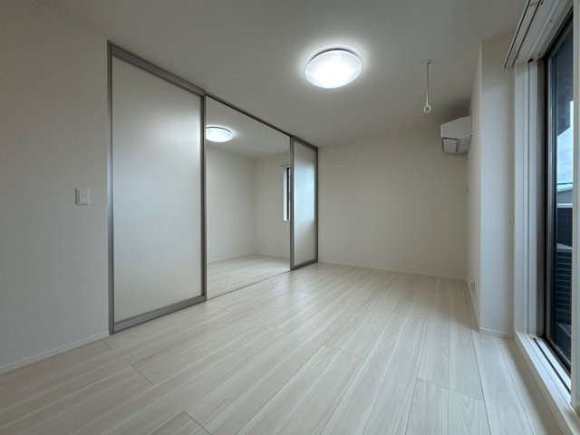 ルシール西岩田の洋室