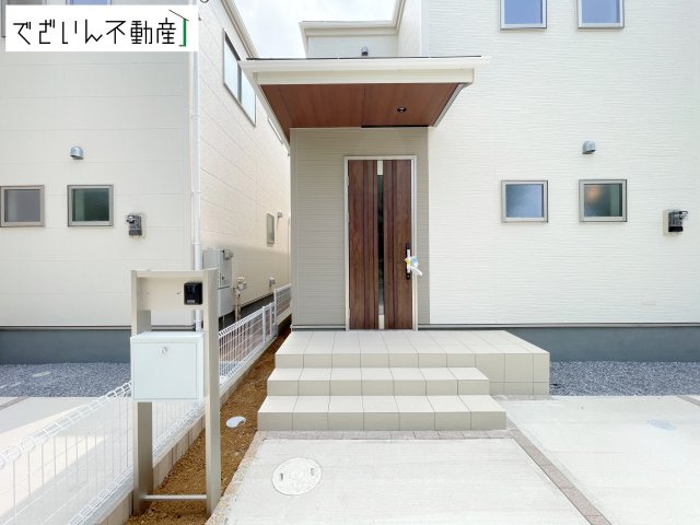 【玄関】 | Livele Garden.S久喜市吉羽第5　新築住宅 | ≪6号棟≫
現地(2026年7月撮影)