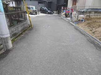 【前面道路含む現地写真】 | 川西市西多田2丁目17の15　新築一戸建て