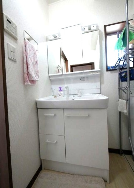 愛知郡東郷町春木白土戸建の洗面所