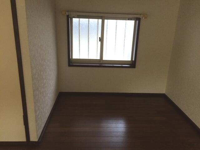 窓もあり明るいロフトです