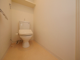 【トイレ】 | アーバンフラッツ難波東 | 落ち着いた色調のトイレです