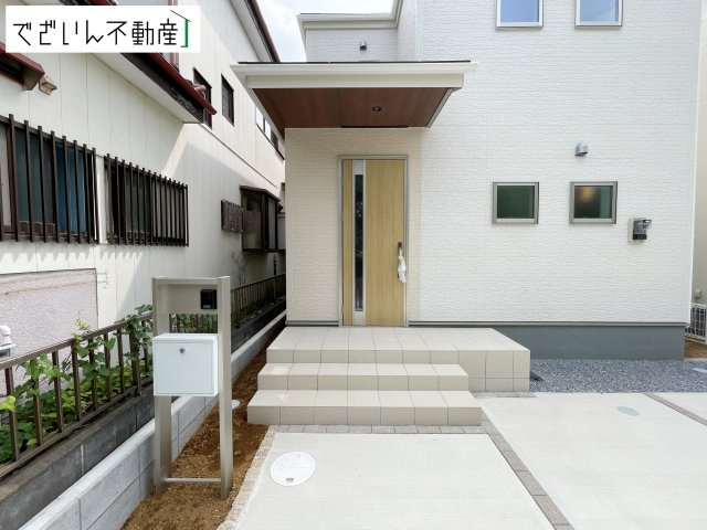 【玄関】 | Livele Garden.S久喜市吉羽第5　新築住宅 | ≪8号棟≫
現地(2026年7月撮影)