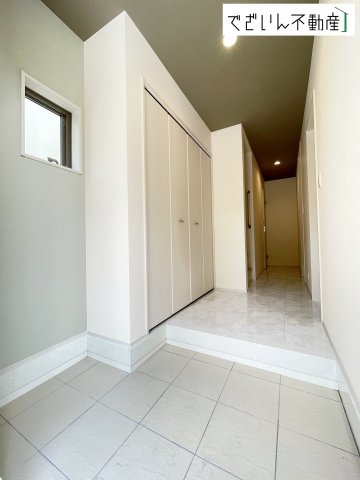 【玄関】 | Livele Garden.S久喜市吉羽第5　新築住宅 | ≪8号棟≫
現地(2026年7月撮影)