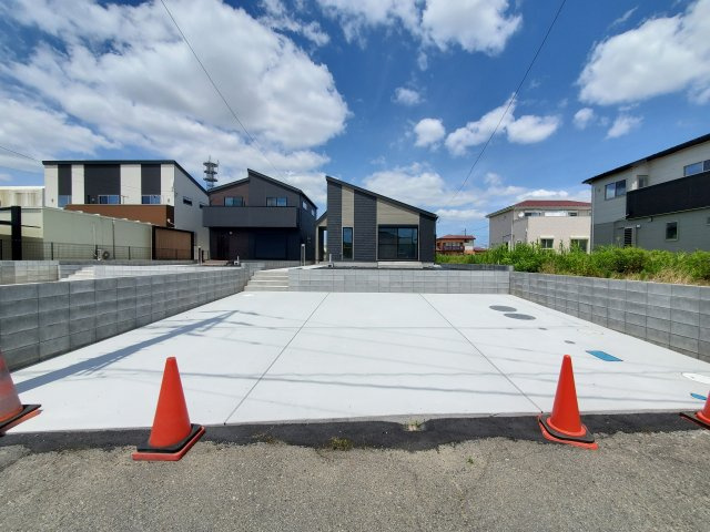 三郷市　戸ケ崎　新築戸建　全2棟の駐車場|カースペースがあります