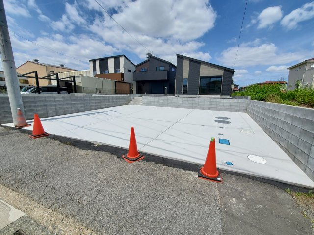 三郷市　戸ケ崎　新築戸建　全2棟の前面道路含む現地写真|前面道路含む現地写真です