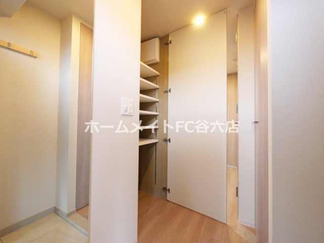 【玄関】 | ファーストフィオーレ新町ファジスタ