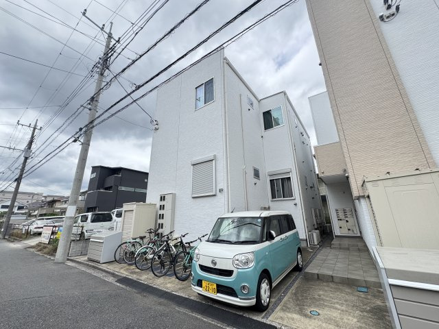 ＲＩＺＥＳＴ　新松戸西の駐車場