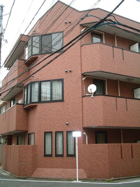 クリークコートの外観