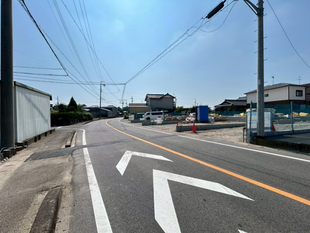 リーブルガーデン　江南市小杁町　全4区画分譲の前面道路含む現地写真|「現地（2026年6月18日）撮影」　
■前面道路　
■ヤマダ不動産　株式会社リライフ